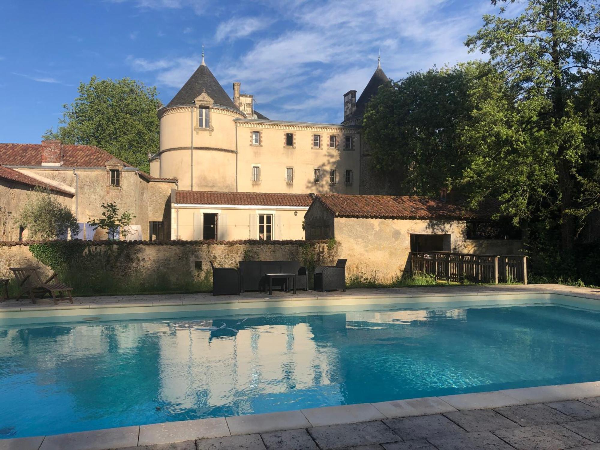 Château de la Mothe Saint-Sulpice-en-Pareds Extérieur photo
